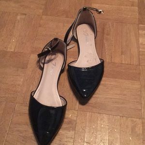 black forever21 nice shoes with straps. Size 7